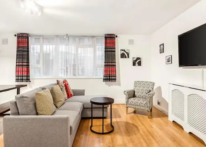 Zone 1 - Spacious 1 Bed Flat Sleeps 4