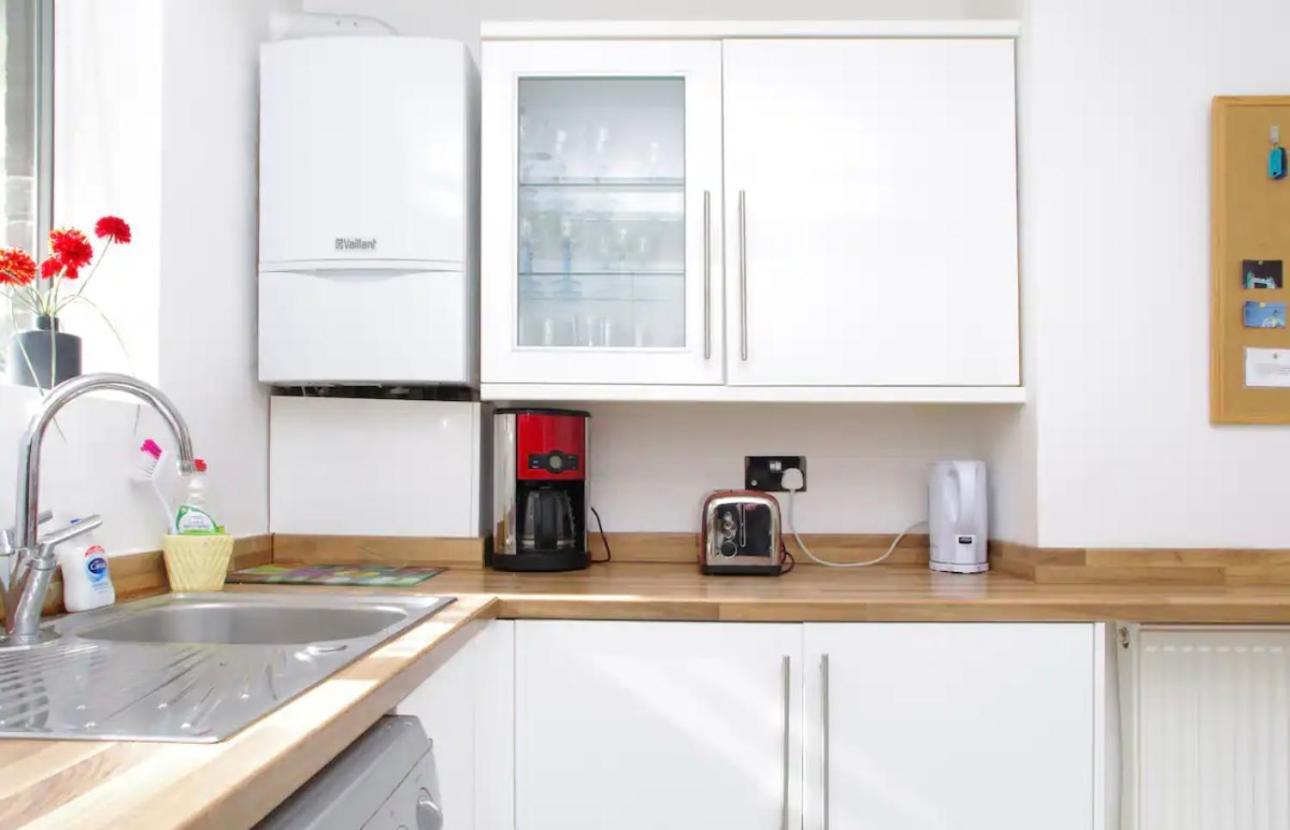 Apartment Zone 1 - Spacious 1 Bed Flat Sleeps 4 London